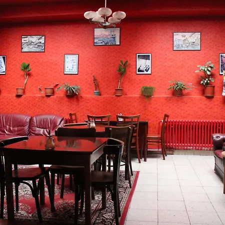 Marabou Hostal *